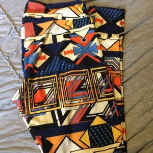 LULAROE TC LEGGINGS NWOT RARE